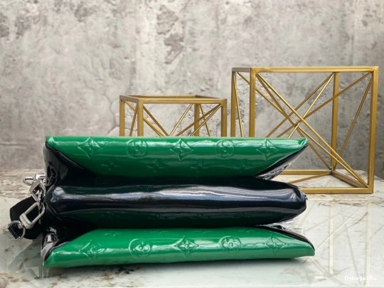 LOUIS VUITTON PM COUSSIN 0211